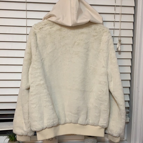 Forever21 fuzzy off white coat with removable hood - Picture 3 of 3